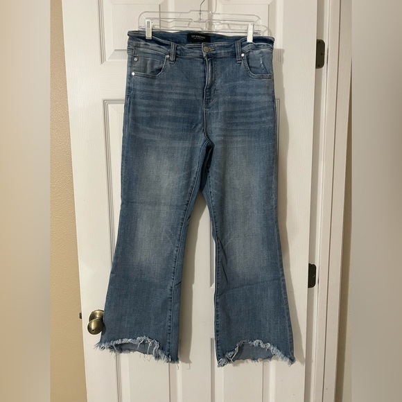 Liverpool Los Angeles Crop Flare 5-Pocket Hi-Low Fray Hem - Size 32 / 14 - Picture 2 of 5